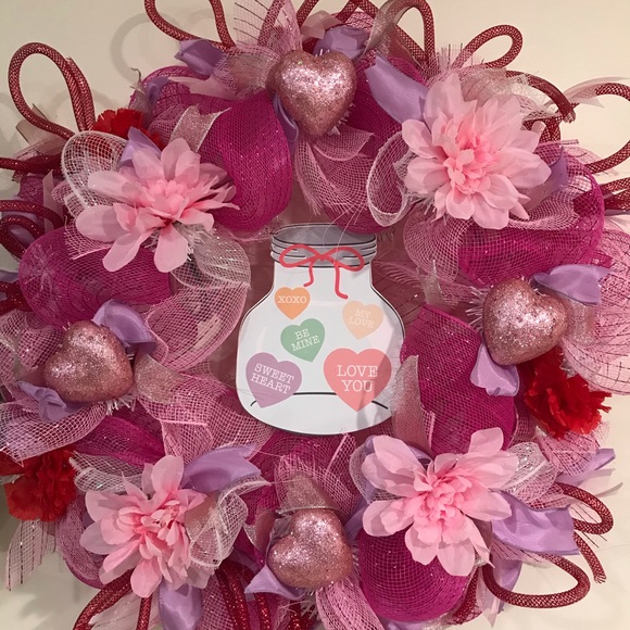 Valentine’s Day Wreath - Picture 1 of 3